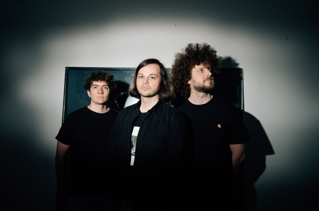 hardware sampling piano trio playing post-jazz